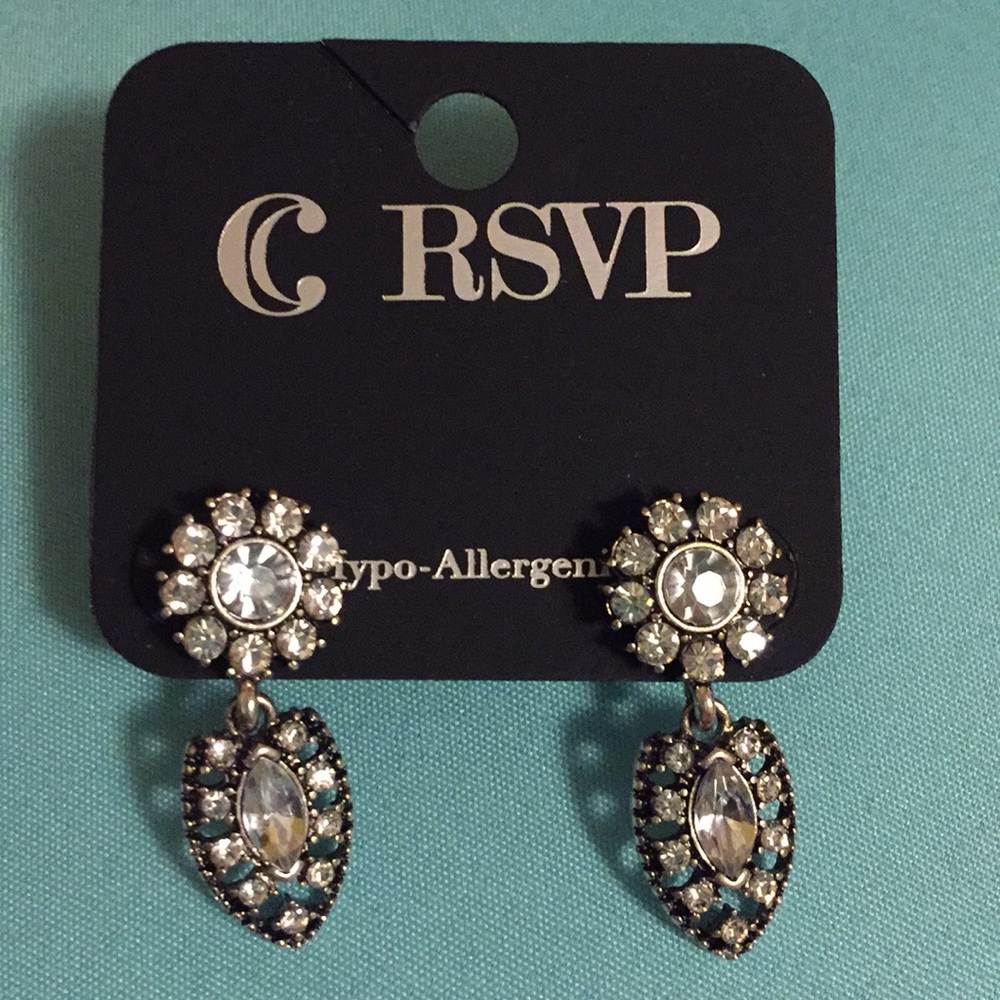 Fancy sparkle earrings